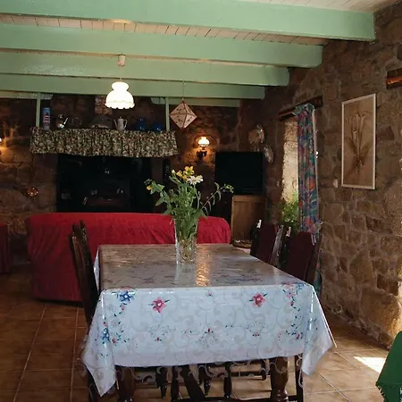 Дом отдыха 2 Bedroom Cozy In Plouaret Keraudy